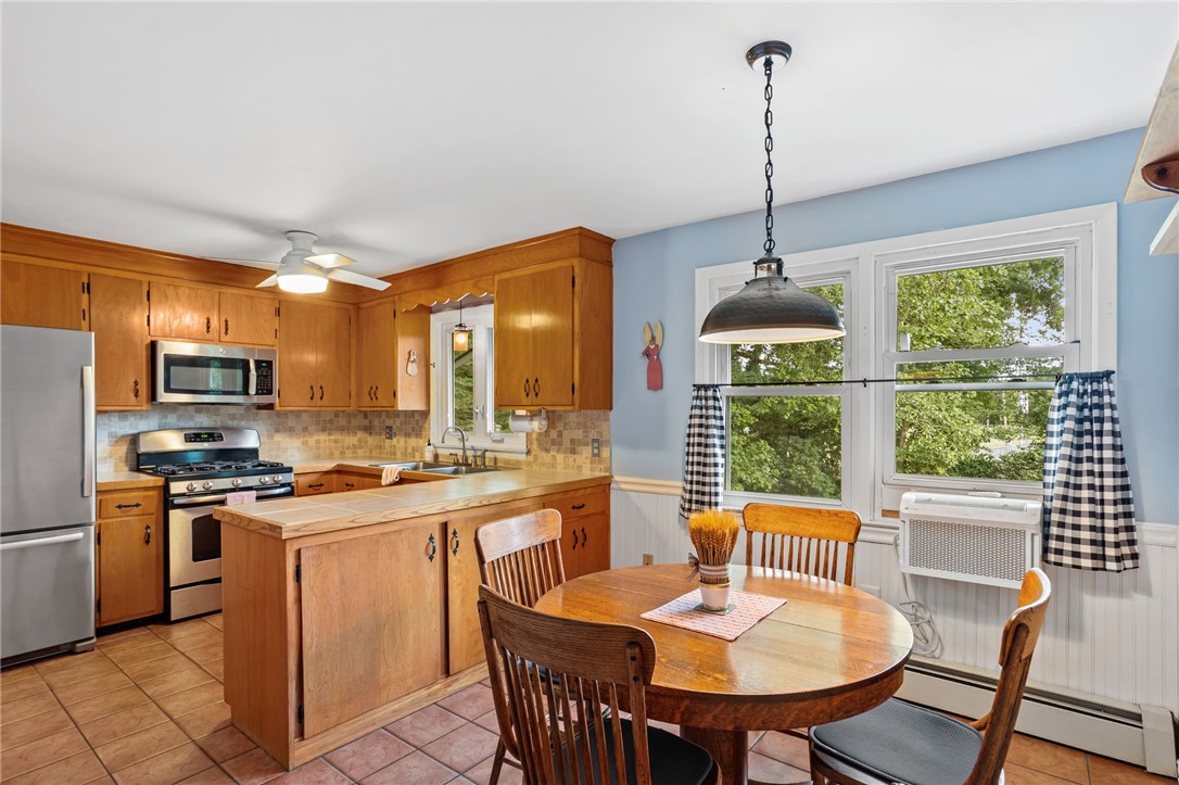 9 Boiling Spring Avenue Westerly, RI 02891 - Photo 10 of 33