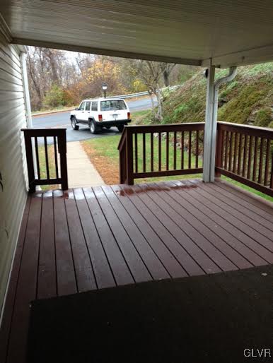 206 Molly Pitcher Road Mount Bethel, PA 18343 - Photo 3 of 10 Gallery Image 3