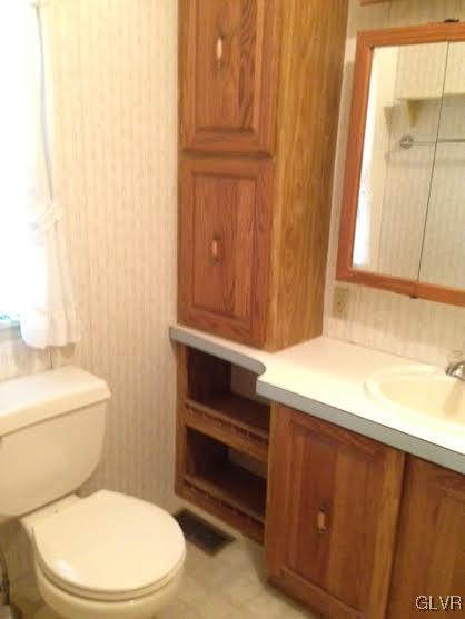 206 Molly Pitcher Road Mount Bethel, PA 18343 - Photo 4 of 10 Gallery Image 4