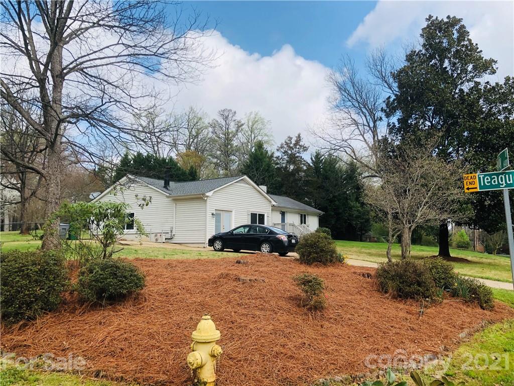 6401 Randy Drive Charlotte, NC 28215 - Photo 2 of 21 Gallery Image 2