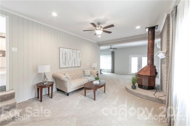 6401 Randy Drive Charlotte, NC 28215 - Photo 4 of 21 Gallery Image 4