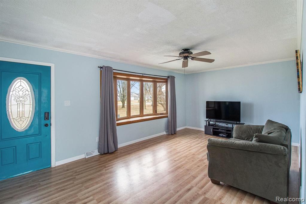 8447 West Farrand Road Montrose, MI 48457 - Photo 11 of 27 Gallery Image 11