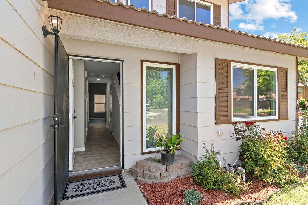 3945 Sparrow Court Modesto, CA 95356 - Photo 4 of 29