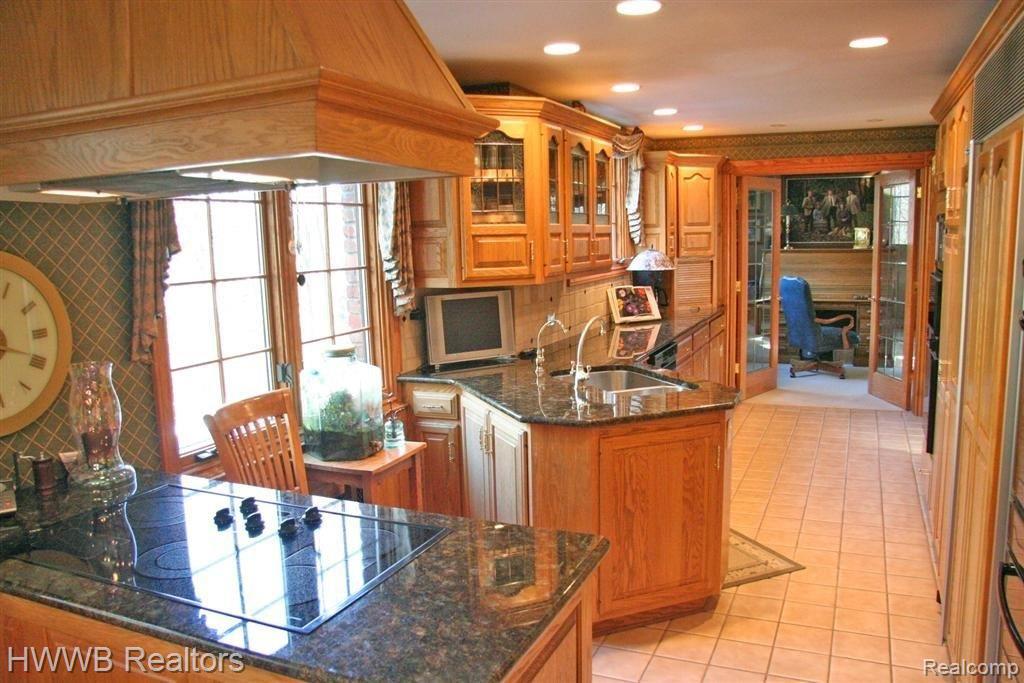 32023 Mountain View Road Franklin, MI 48025 - Photo 10 of 25 Kitchen.JPG