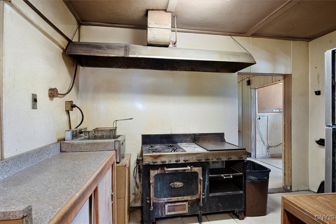 8460 Old River Road Marcy, NY 13403 - Photo 14 of 48