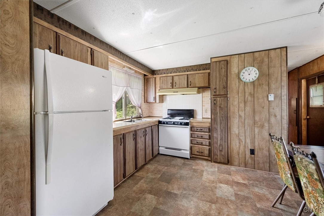 8460 Old River Road Marcy, NY 13403 - Photo 34 of 48