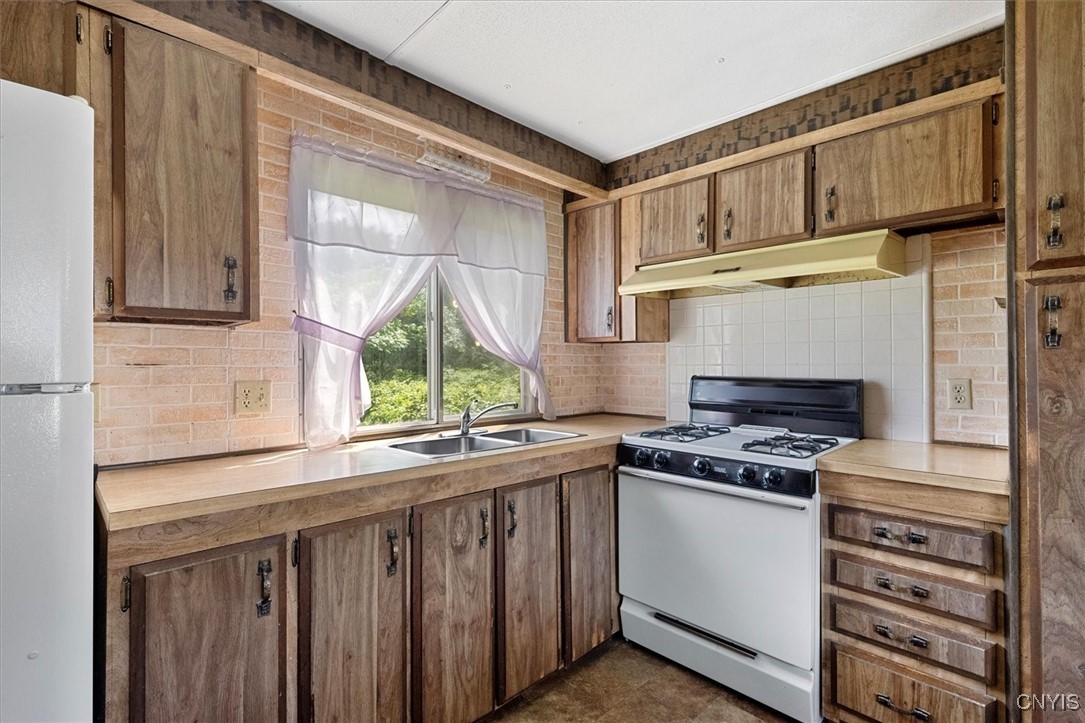 8460 Old River Road Marcy, NY 13403 - Photo 35 of 48