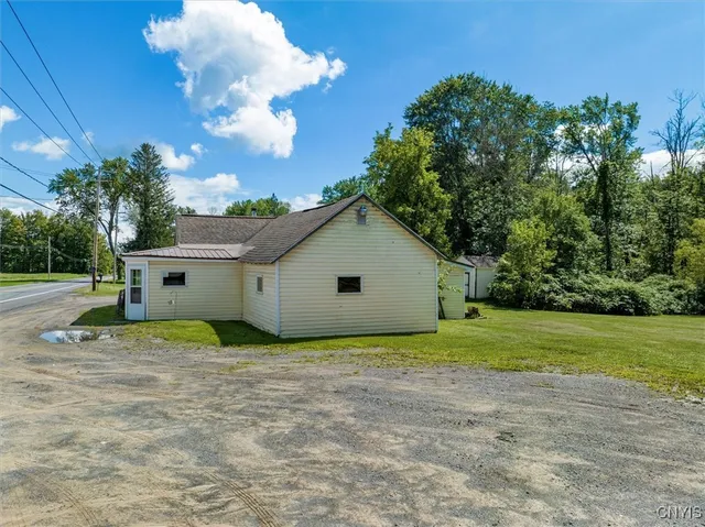 $139,000 | 8460 Old River Road, Marcy, NY 13403