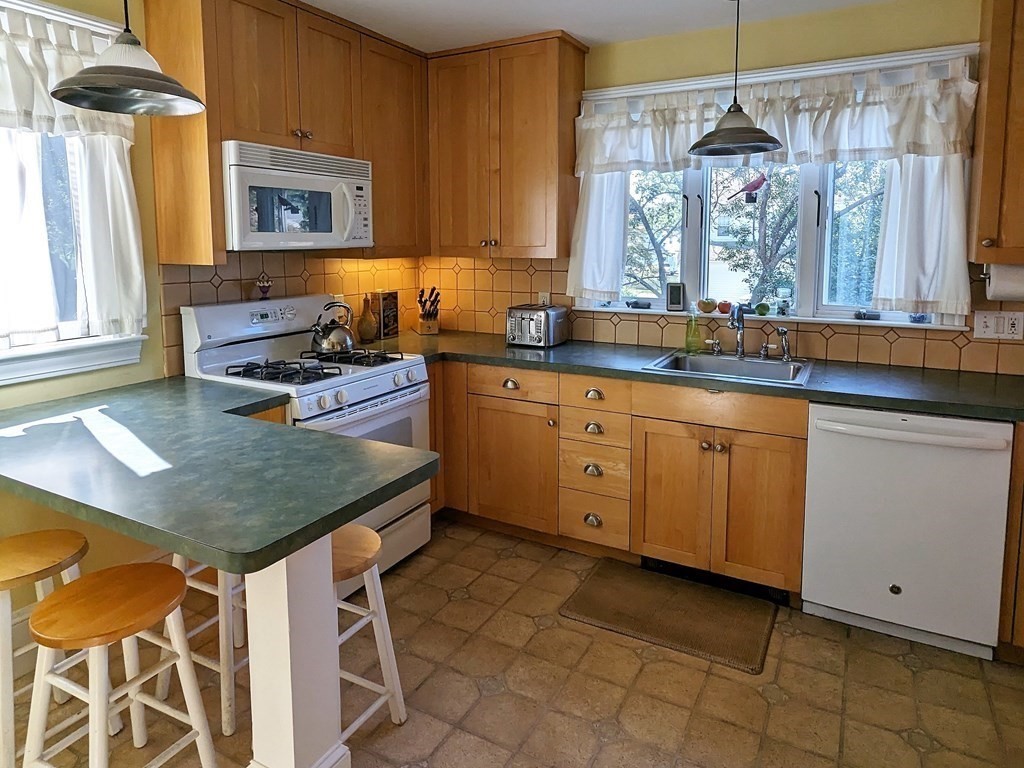 41 Stanley Road Belmont, MA 02478 - Photo 7 of 36 Gallery Image 7