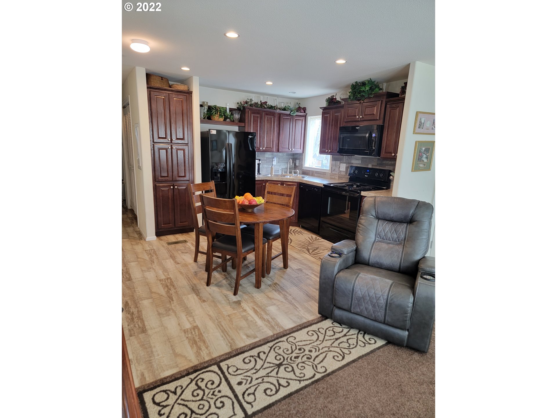 205 South 54th Street, Unit 26 Springfield, OR 97478 - Photo 5 of 14