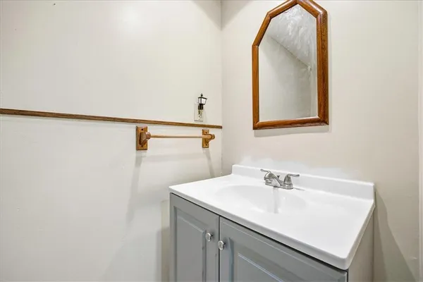 $365,000 | 1104 Southeast 7th Street, Lee's Summit, MO 64063