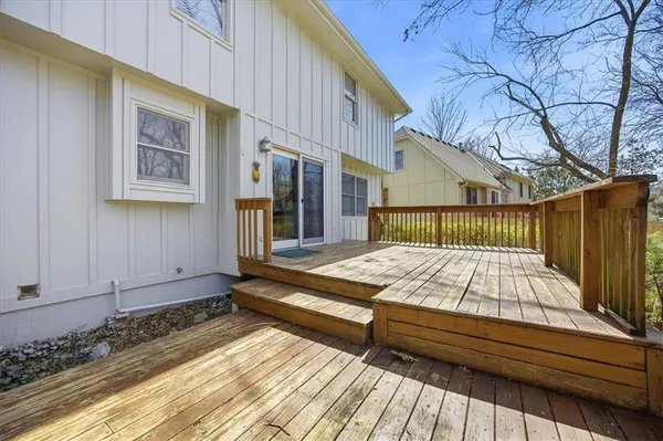 $365,000 | 1104 Southeast 7th Street, Lee's Summit, MO 64063