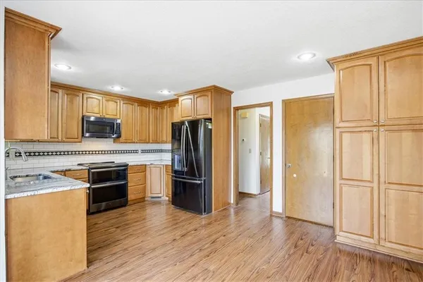 $365,000 | 1104 Southeast 7th Street, Lee's Summit, MO 64063