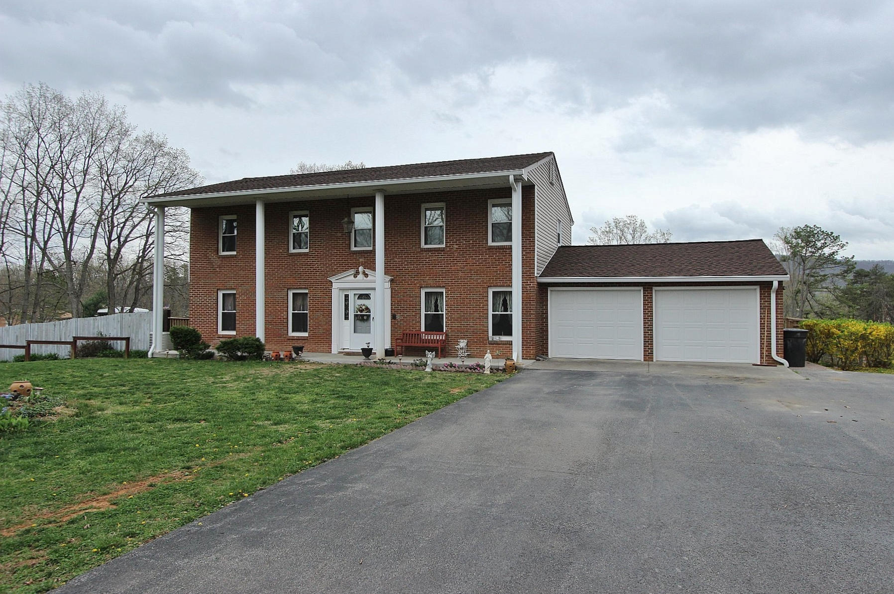 5208 Lewis Road Roanoke, VA 24014 - Photo 3 of 77 2