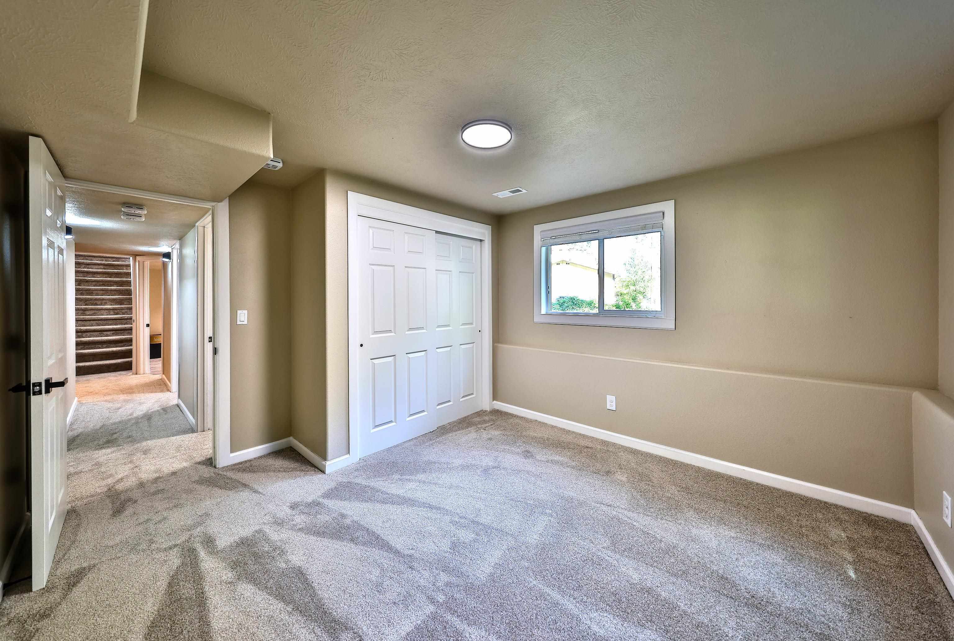 4725 South Bates Road Spokane, WA 99206 - Photo 33 of 48