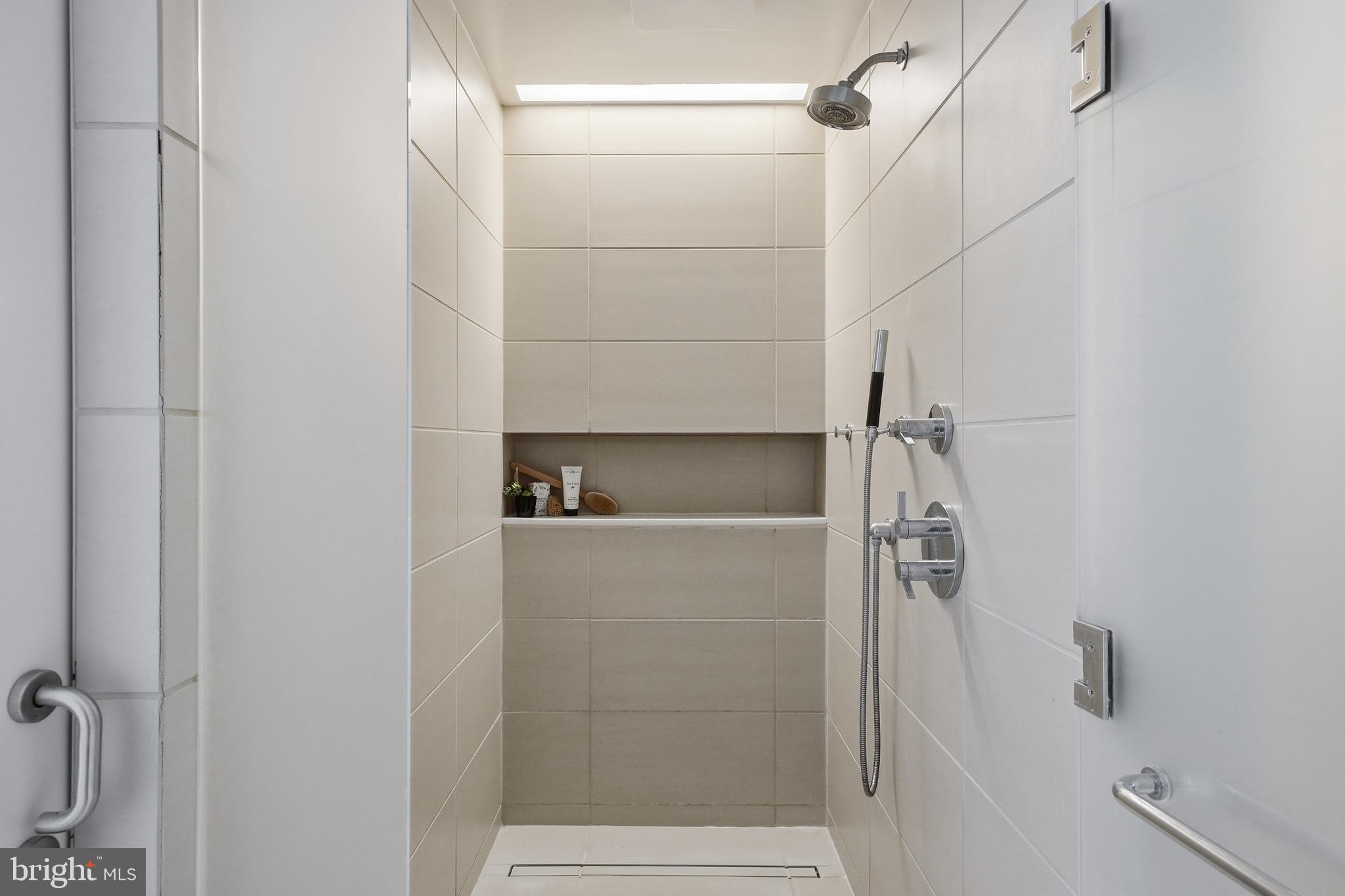 925 H Street Northwest, Unit 904 Washington, DC 20001 - Photo 21 of 50