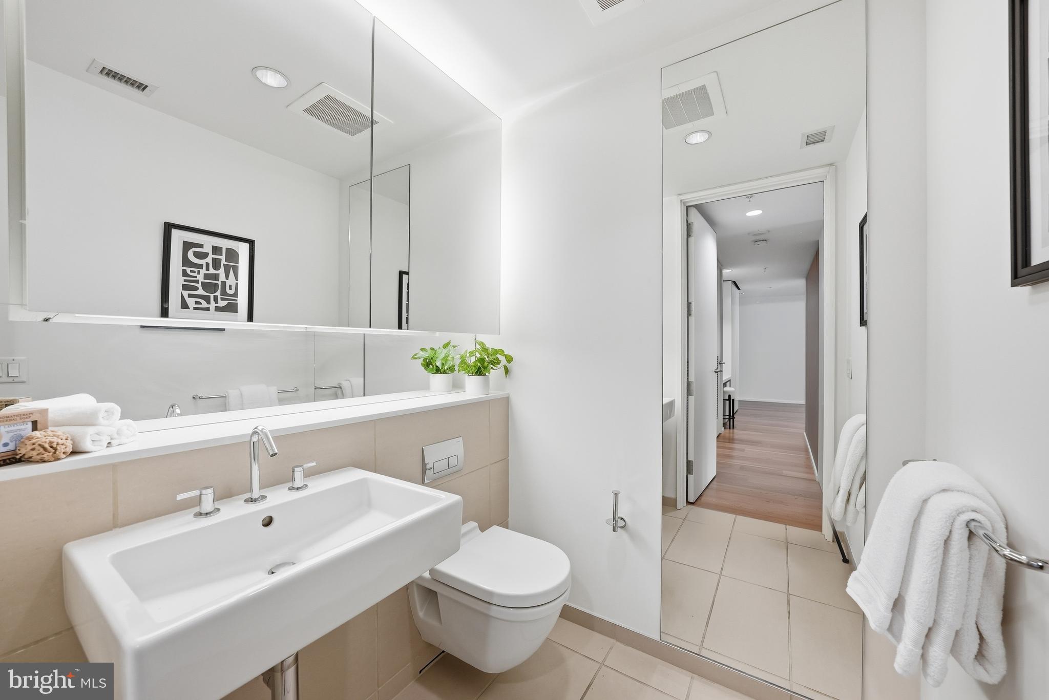 925 H Street Northwest, Unit 904 Washington, DC 20001 - Photo 25 of 50