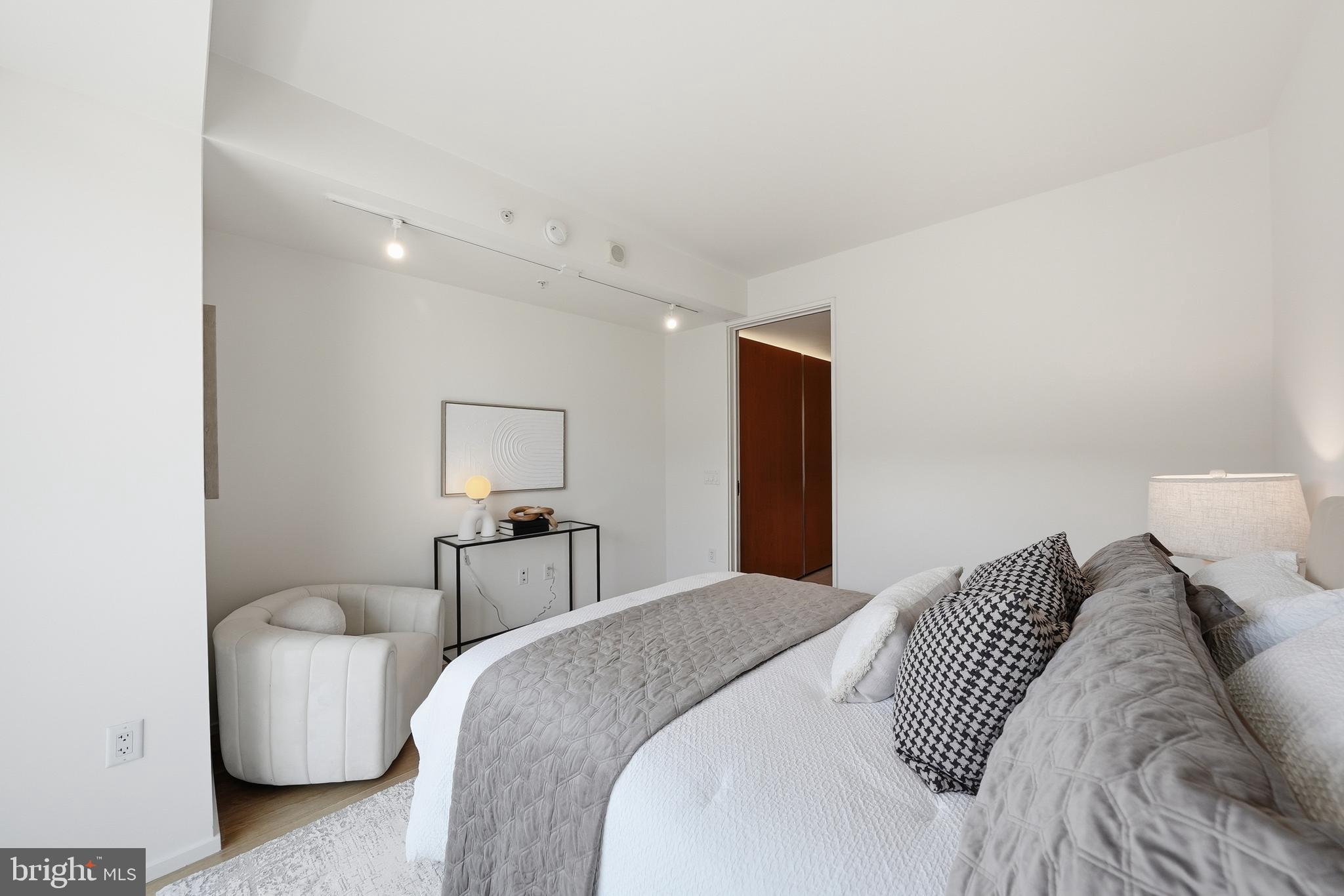925 H Street Northwest, Unit 904 Washington, DC 20001 - Photo 27 of 50