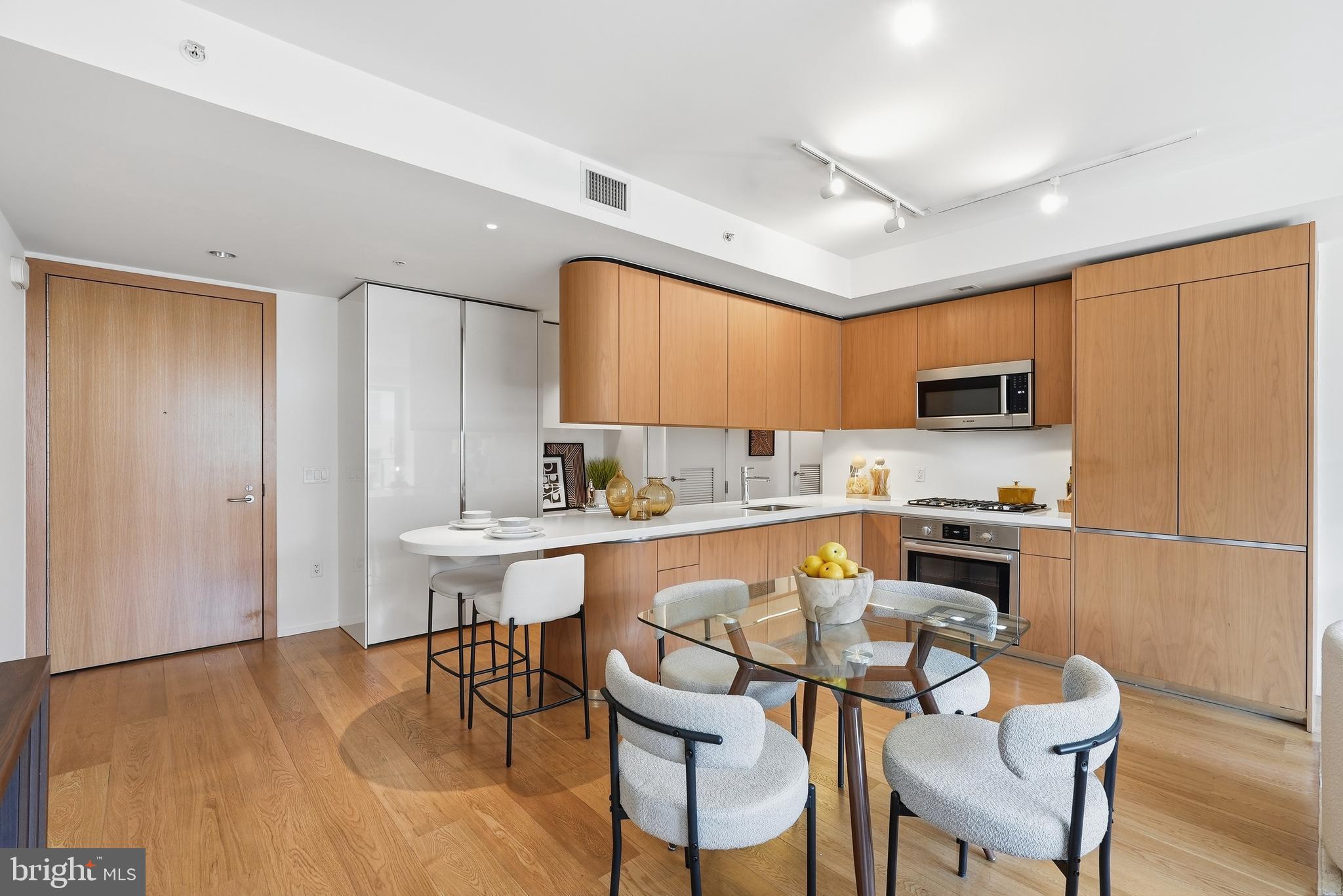 925 H Street Northwest, Unit 904 Washington, DC 20001 - Photo 3 of 50