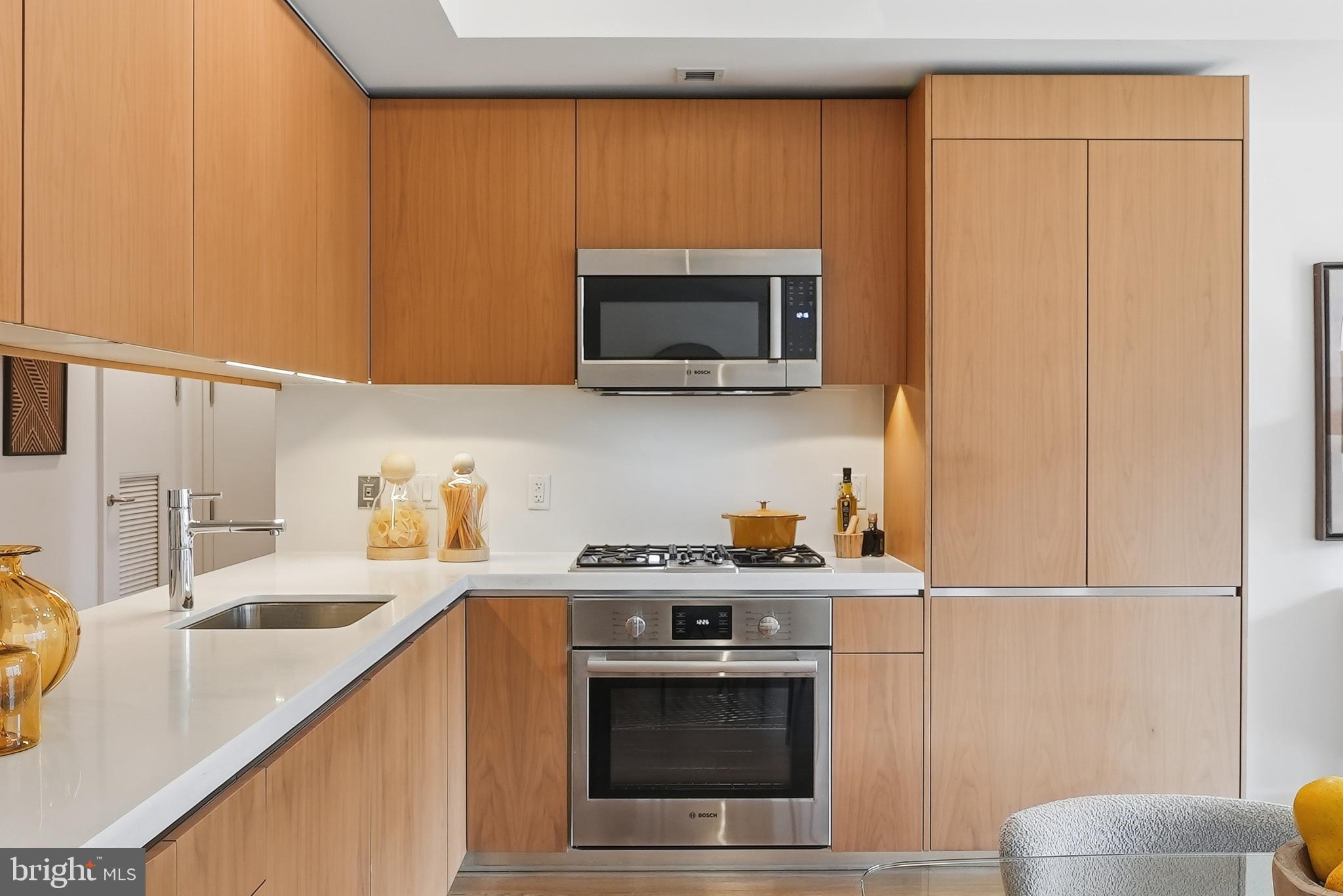 925 H Street Northwest, Unit 904 Washington, DC 20001 - Photo 6 of 50