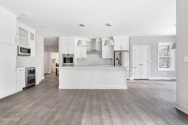 $989,909 | 5 Northbrook Drive, Wilton, NY 12866