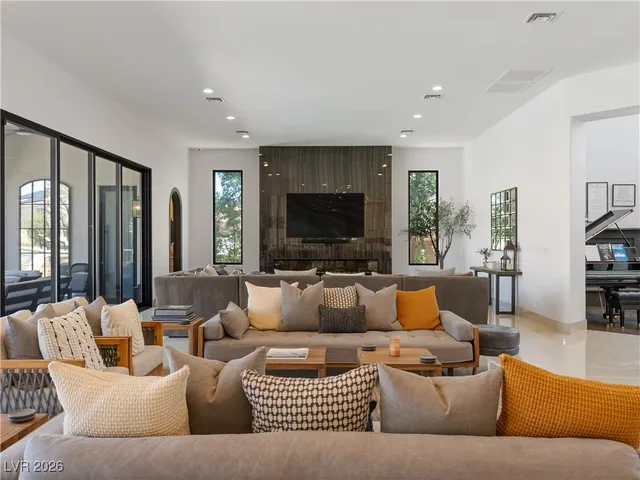 $12,000 | 190 Inveraray Court, Henderson, NV 89074