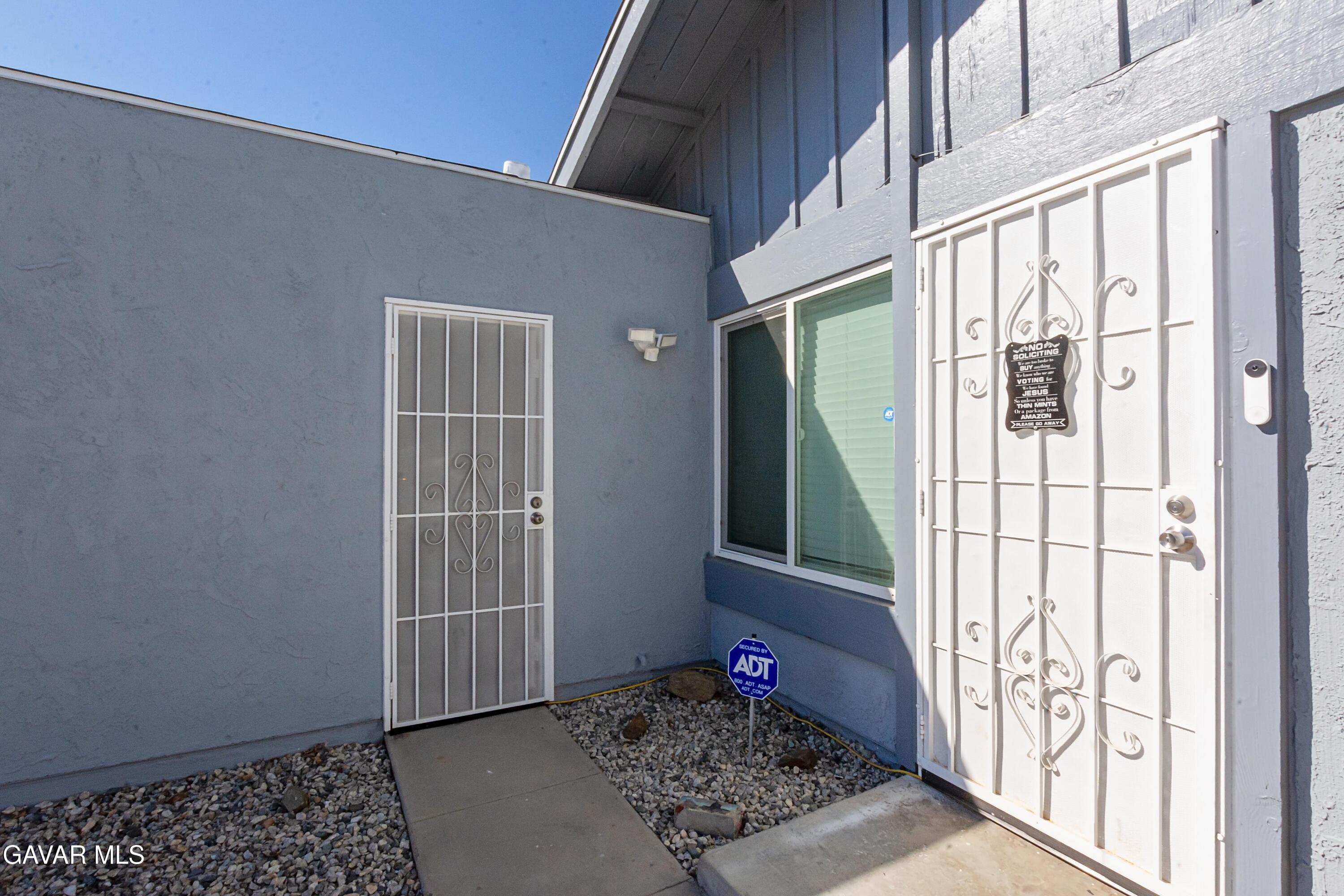 42933 Alexo Drive Lancaster, CA 93536 - Photo 5 of 32 a view of front door