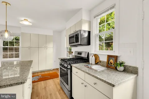 $799,900 | 2030 Luzerne Avenue, Silver Spring, MD 20910