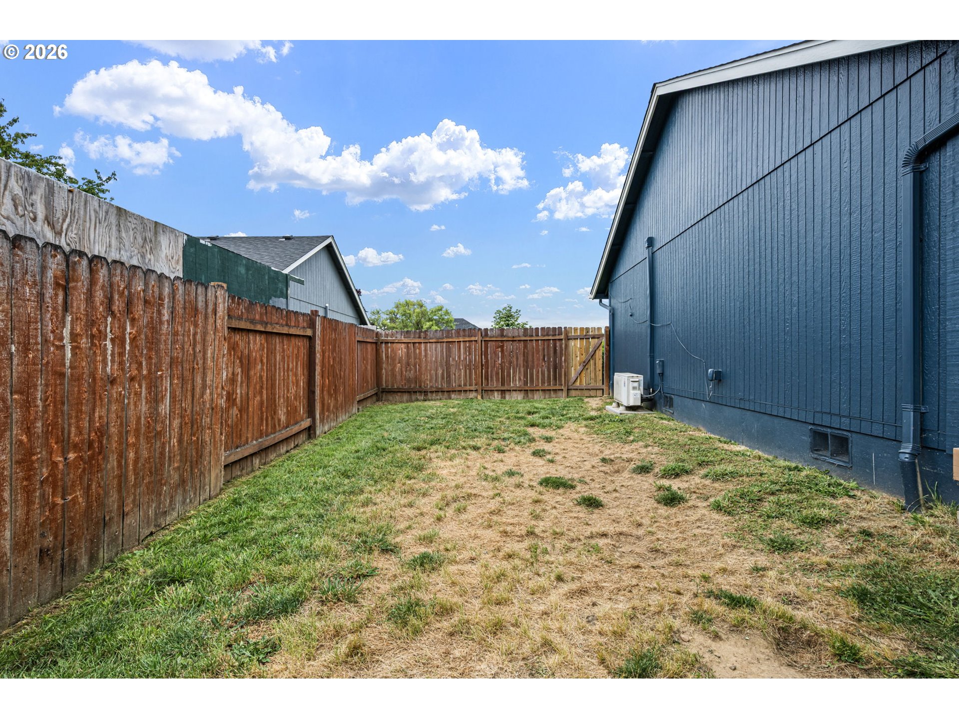 1055 Ash Grove Loop Creswell, OR 97426 - Photo 30 of 33 a backyard of a house