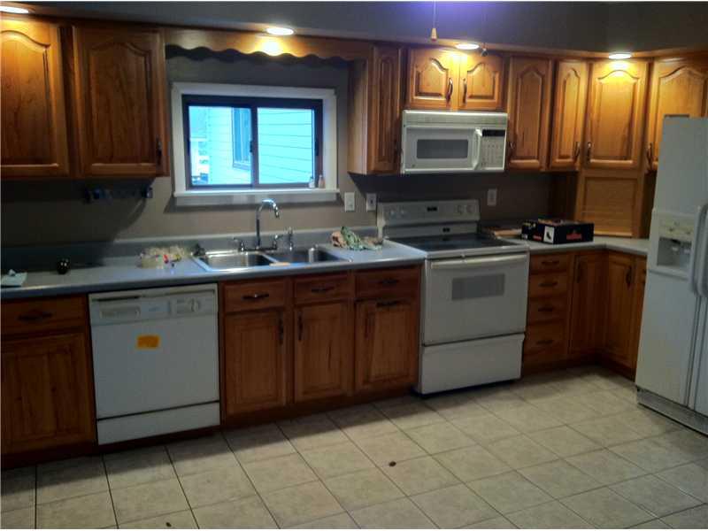 4 Highland Drive McKees Rocks, PA 15136 - Photo 3 of 19 Kitchen.