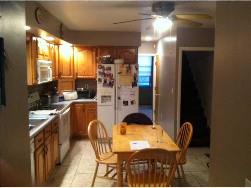 4 Highland Drive McKees Rocks, PA 15136 - Photo 4 of 19 Kitchen. Large eat-in kitchen