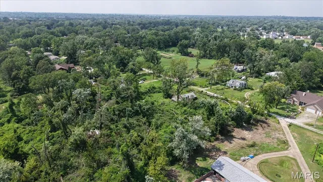 $229,000 | 3370 Suncrest Drive, Florissant, MO 63033