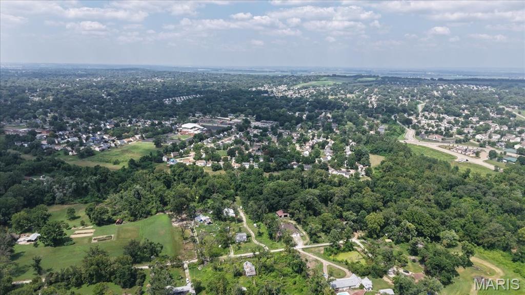 3370 Suncrest Drive Florissant, MO 63033 - Photo 3 of 21