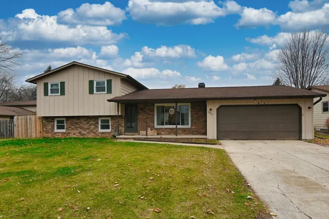 $314,900 | 2607 Vicki Lane, Green Bay, WI 54311