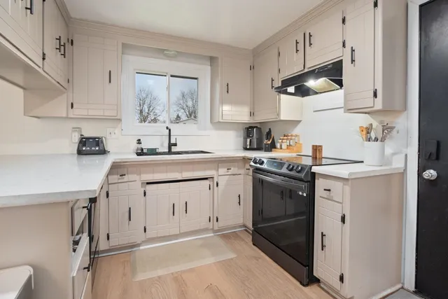 $314,900 | 2607 Vicki Lane, Green Bay, WI 54311