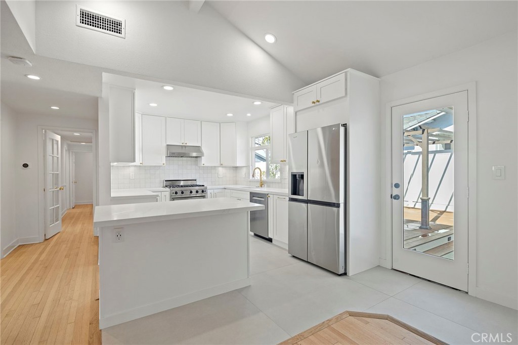 625 Beachcomber Drive Seal Beach, CA 90740 - Photo 14 of 39