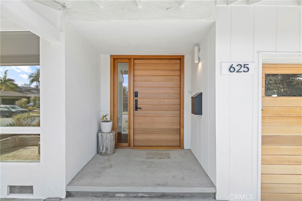 625 Beachcomber Drive Seal Beach, CA 90740 - Photo 3 of 39