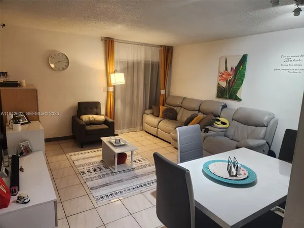 $1,850 | 2498 Southwest 17th Avenue, Unit 4209, Miami, FL 33133