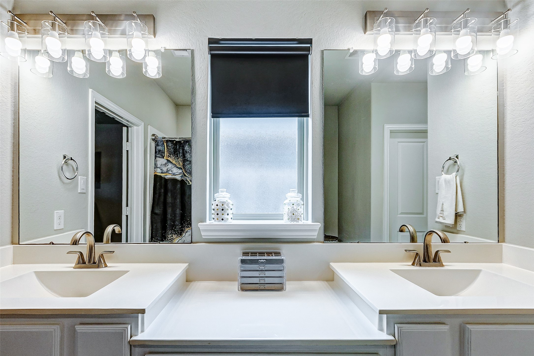 7314 Saddle Tree Drive Spring, TX 77379 - Photo 14 of 21 a bathroom with a sink and a mirror