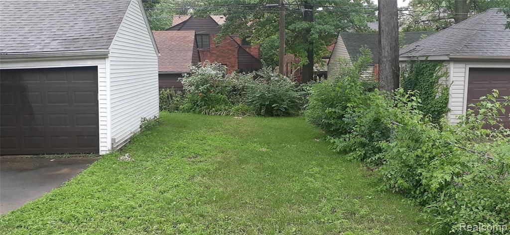 20115 Lichfield Road Detroit, MI 48221 - Photo 4 of 27