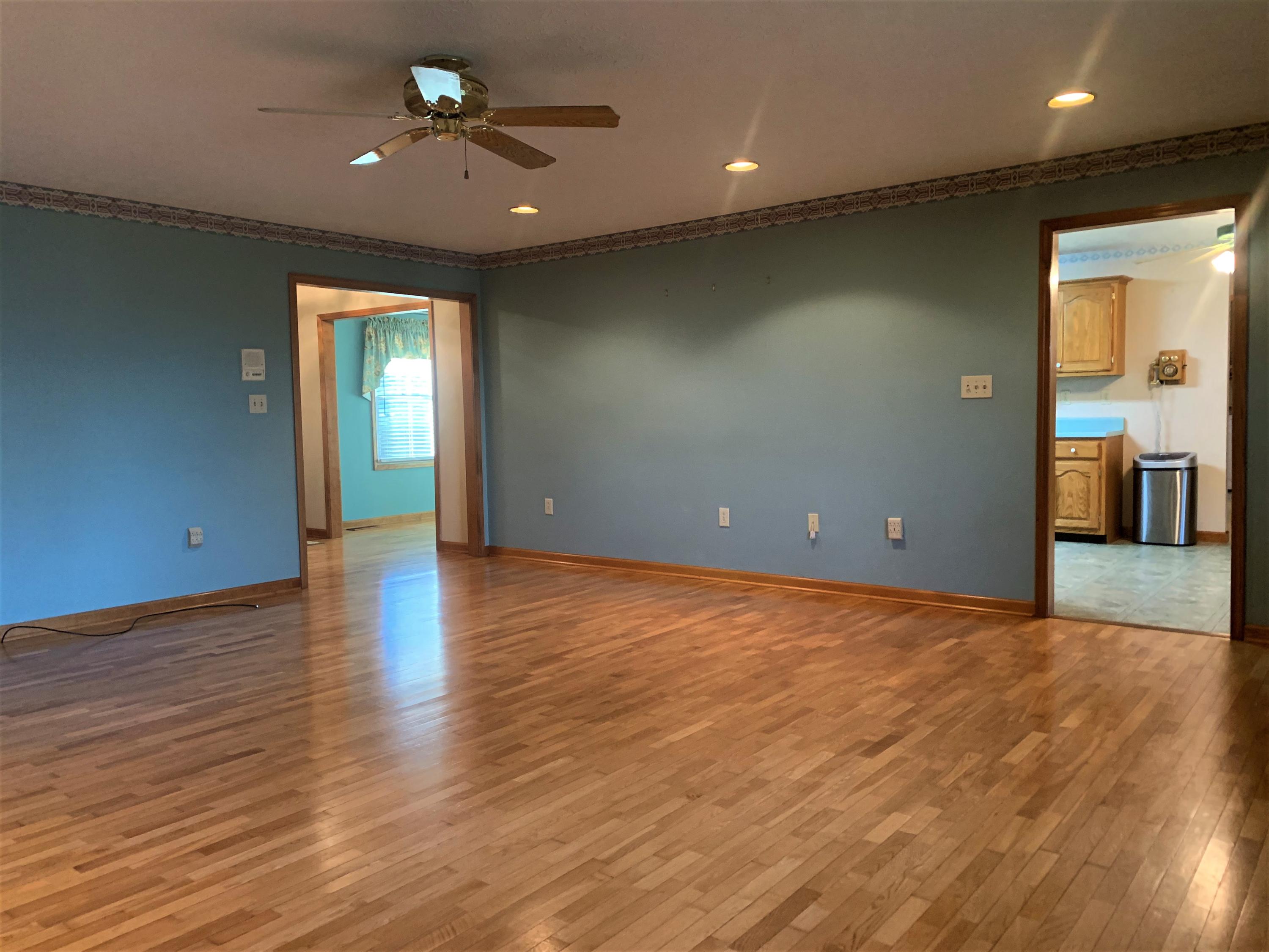 15005 Lakeshore Drive Rutledge, TN 37861 - Photo 11 of 36 Living Room