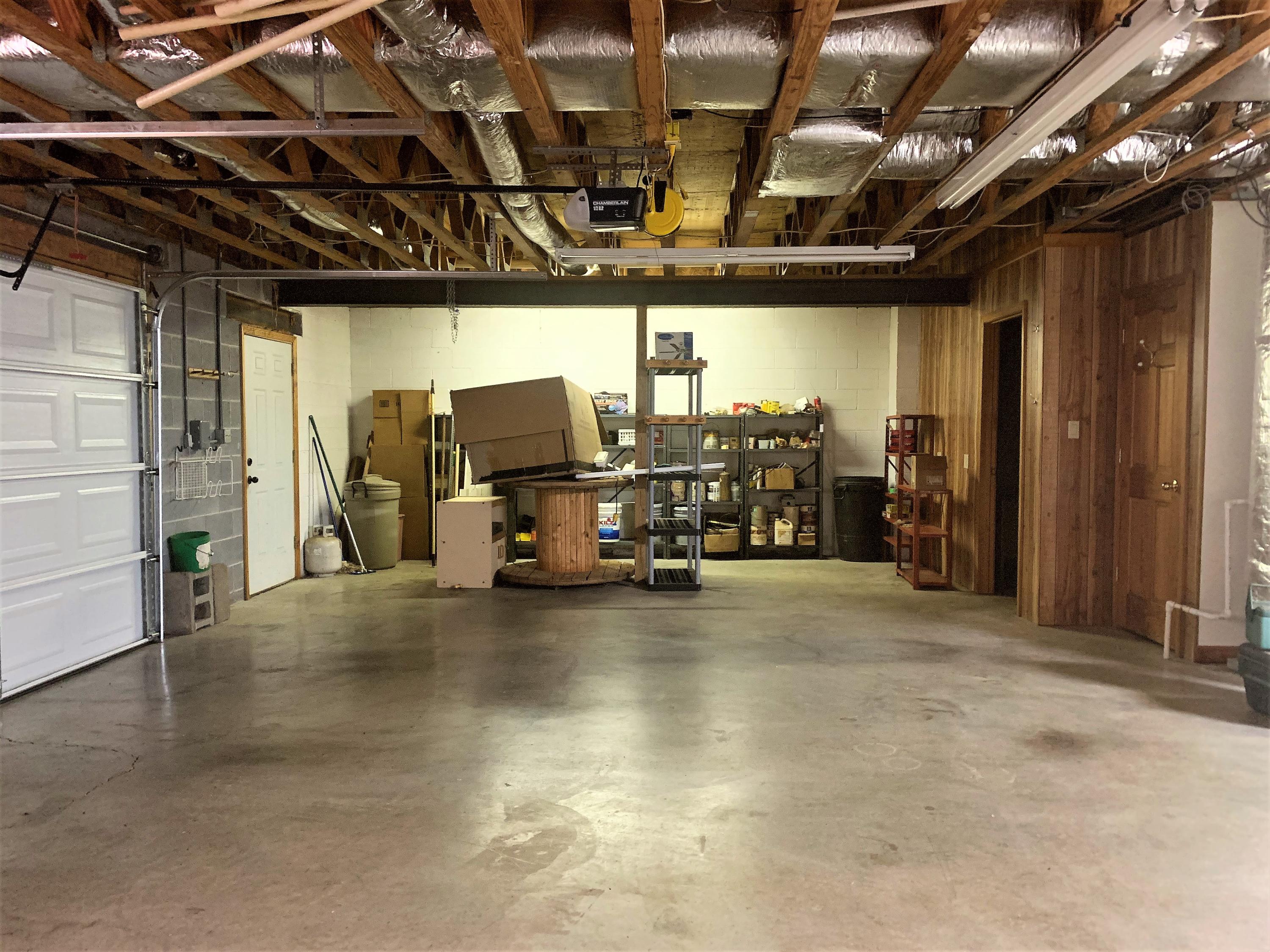 15005 Lakeshore Drive Rutledge, TN 37861 - Photo 21 of 36 Basement Garage