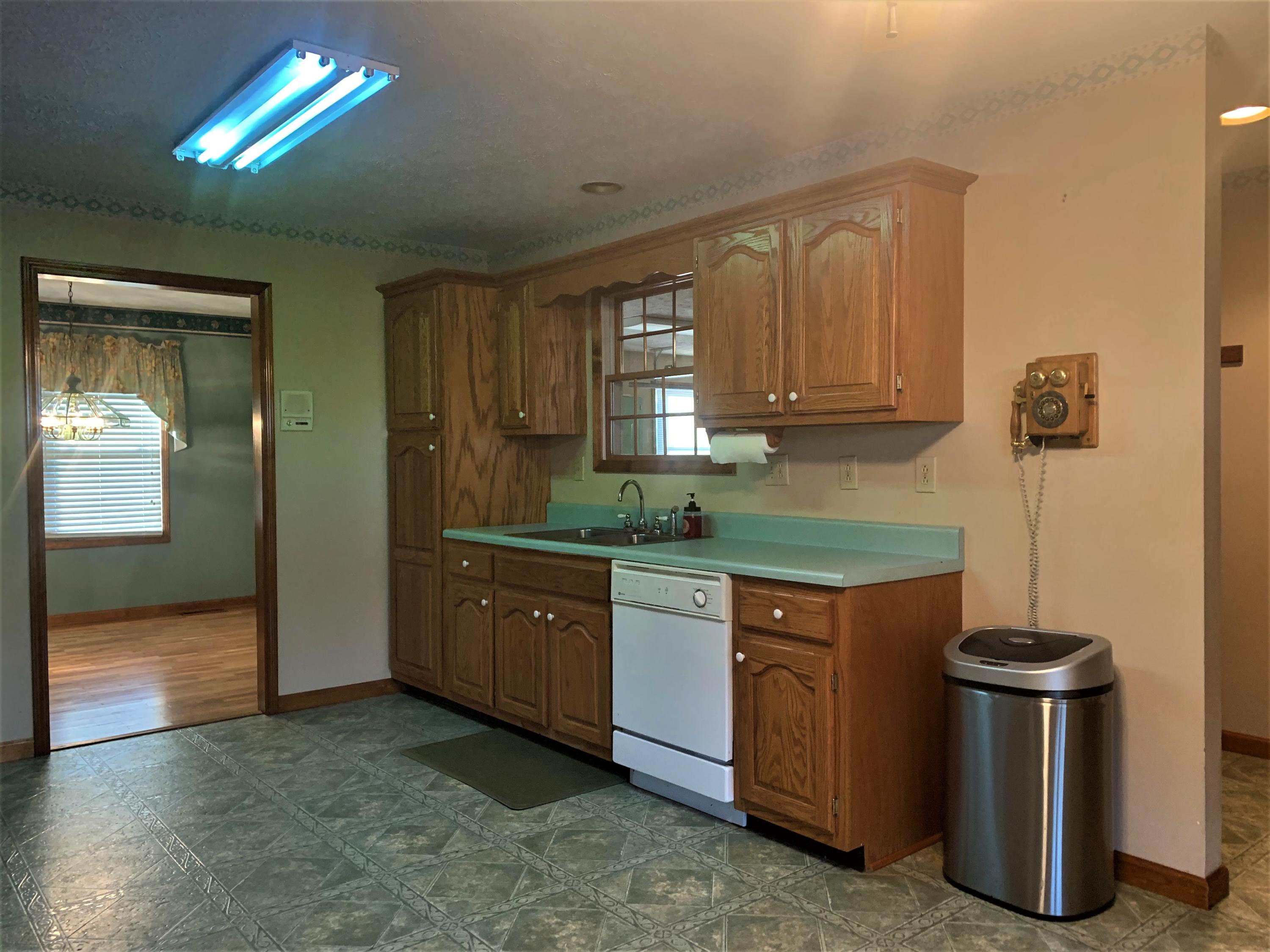15005 Lakeshore Drive Rutledge, TN 37861 - Photo 9 of 36 Kitchen