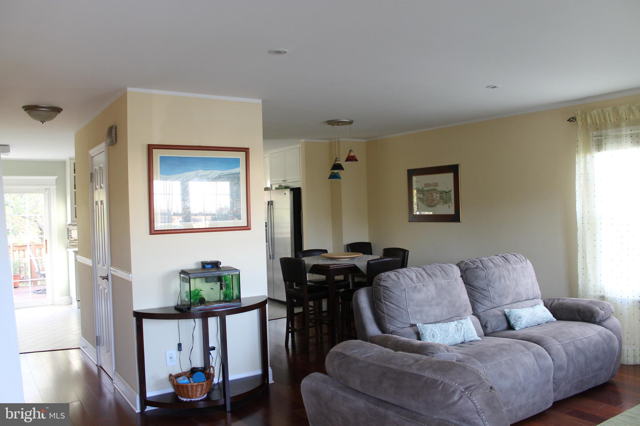 720 Ricks Circle Brookhaven, PA 19015 - Photo 3 of 21 Gallery Image 3