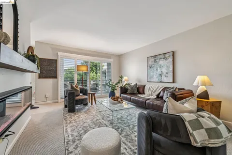 $399,000 | 3 Captain Drive, Unit D406, Emeryville, CA 94608