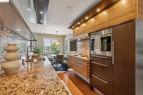 $399,000 | 3 Captain Drive, Unit D406, Emeryville, CA 94608