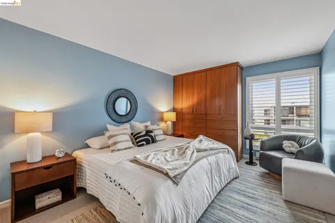 $399,000 | 3 Captain Drive, Unit D406, Emeryville, CA 94608