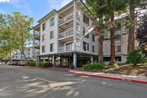 $399,000 | 3 Captain Drive, Unit D406, Emeryville, CA 94608