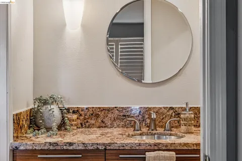 $399,000 | 3 Captain Drive, Unit D406, Emeryville, CA 94608