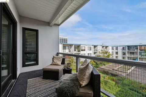 $399,000 | 3 Captain Drive, Unit D406, Emeryville, CA 94608
